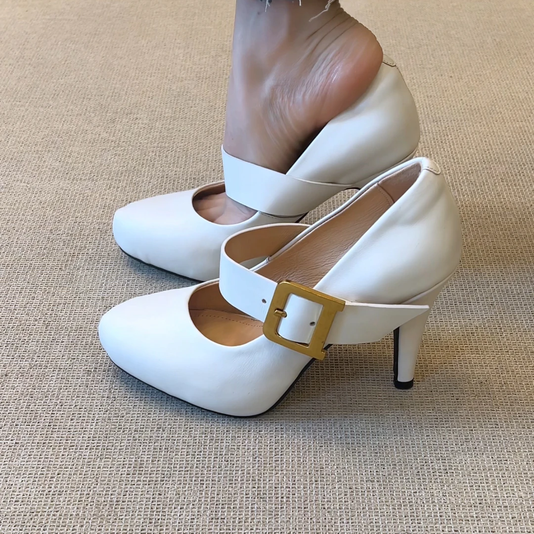 RubyL/10cm新款小个子简约气质尖头一字扣带舒适百搭细跟高跟鞋