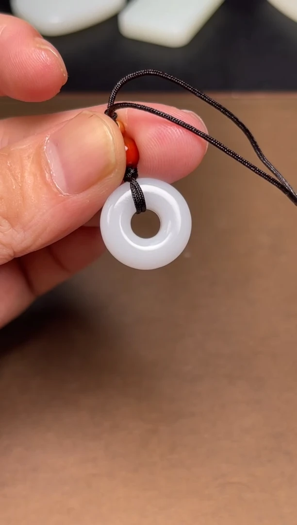 和田玉未镶嵌颈饰3