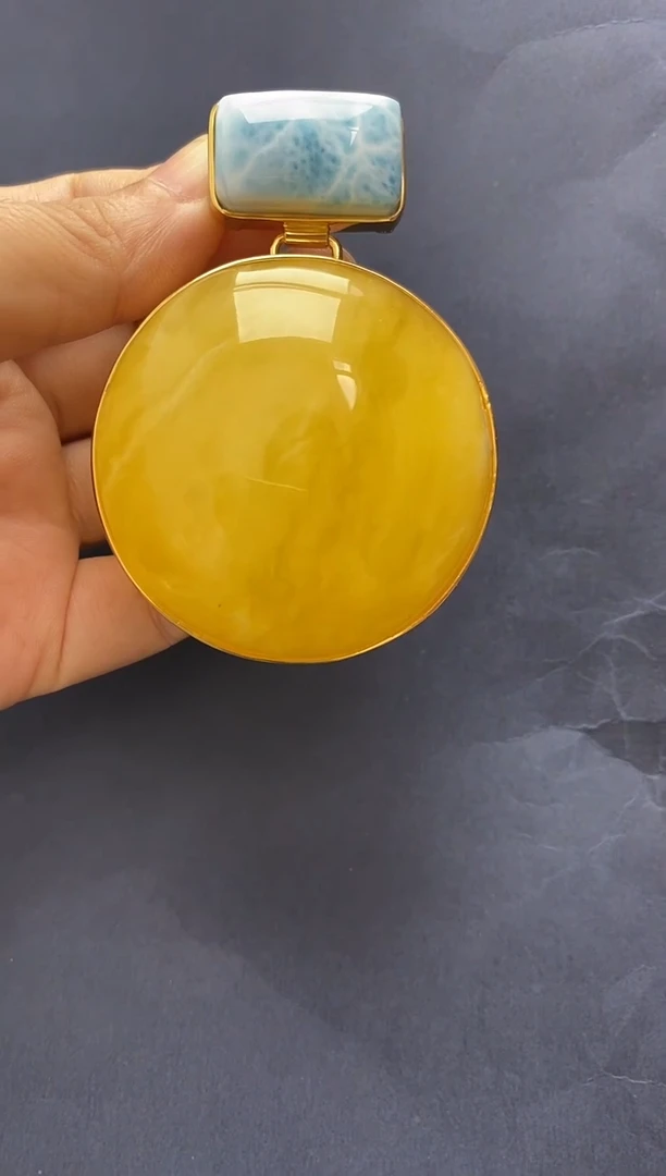 裸石琥珀未镶嵌吊坠