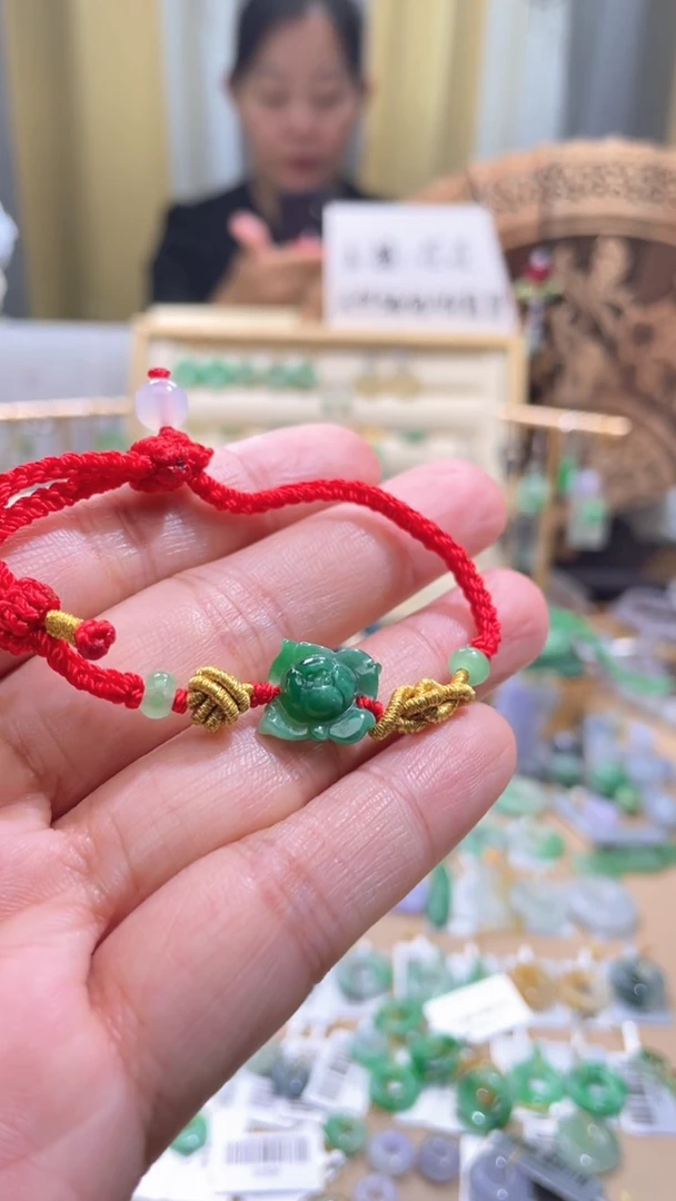 翡翠未镶嵌颈饰手绳