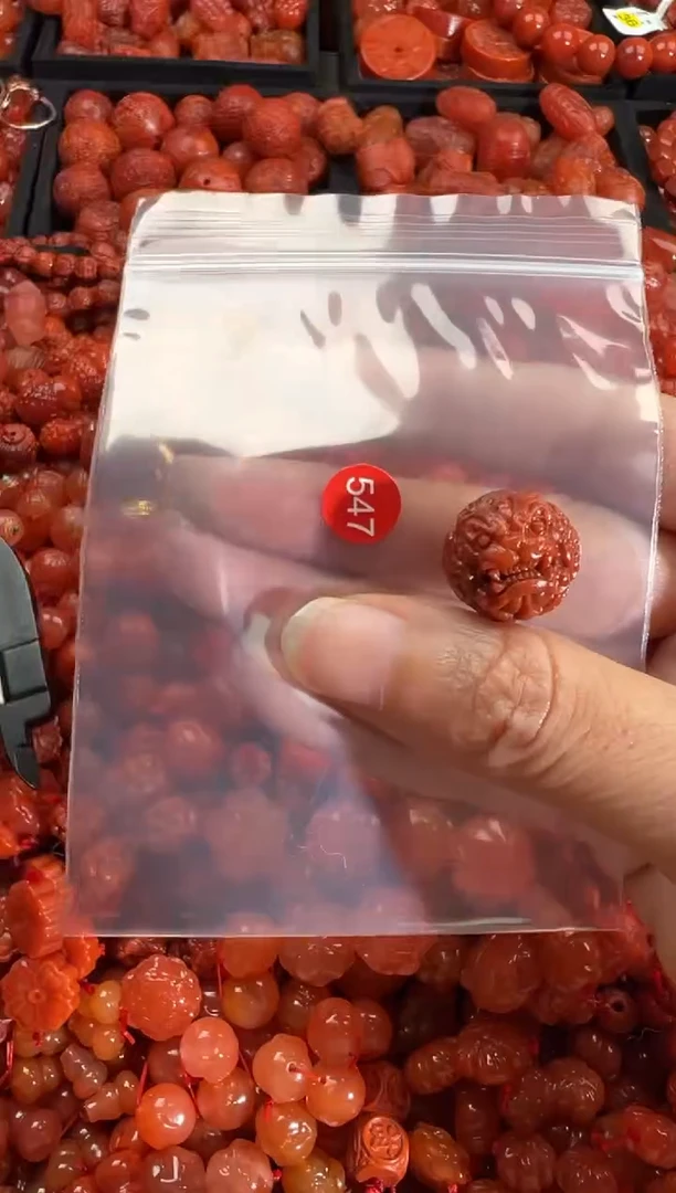 南红玛瑙未镶嵌颈饰11