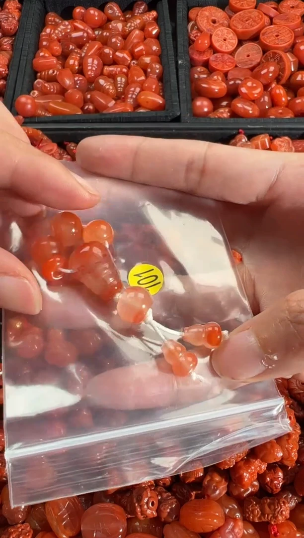 【闪购商品】南红玛瑙颈饰未镶嵌1