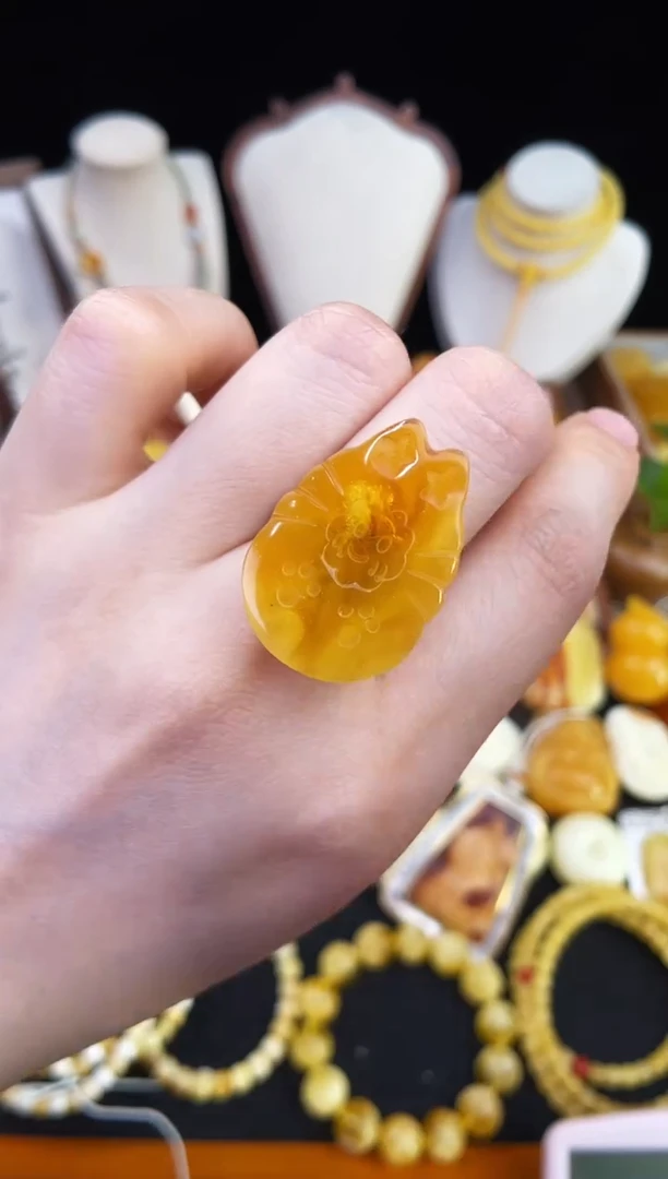 琥珀未镶嵌珠宝奇石柒月