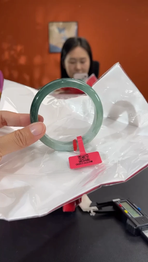 未镶嵌手镯翡翠是****?6  58.5