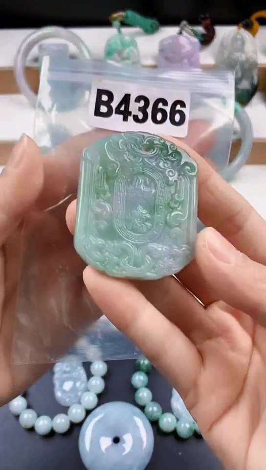 颈饰未镶嵌翡翠天然翡翠吊坠挂件