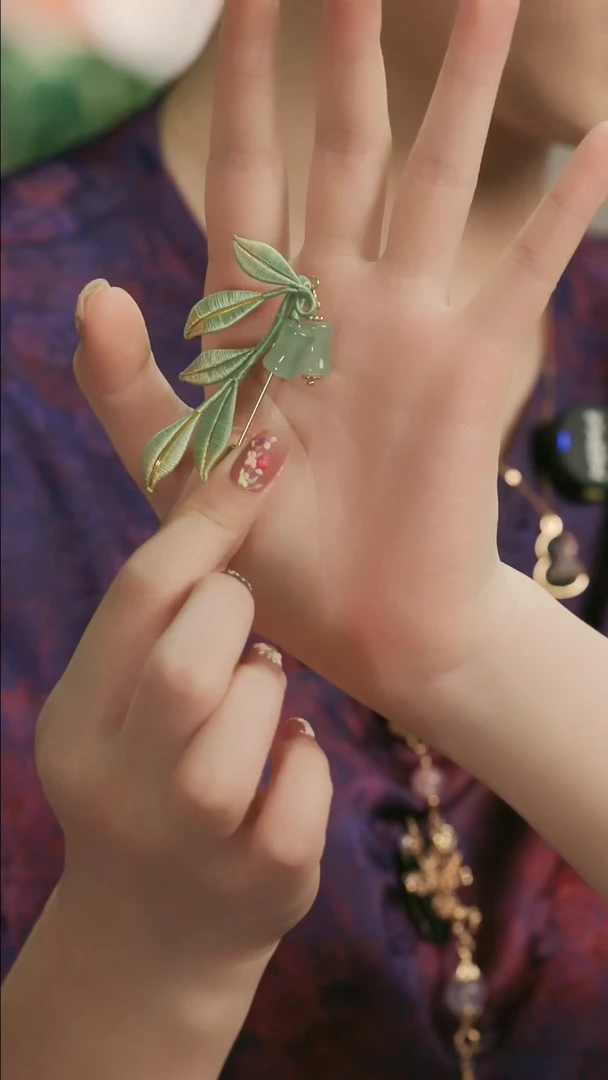 刺绣湘传礼纯手工胸针