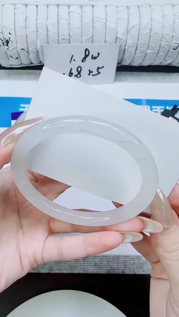 未镶嵌手镯石英质玉225/61