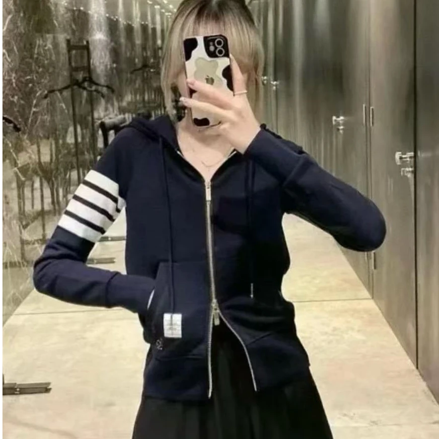全新未使用 THOMBROWNE 经典四条纹长袖拉链连帽卫衣/42码
