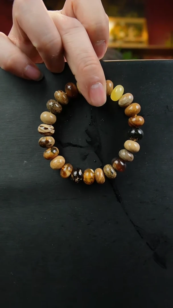 【闪购商品】琥珀手链未镶嵌算盘溶洞手串