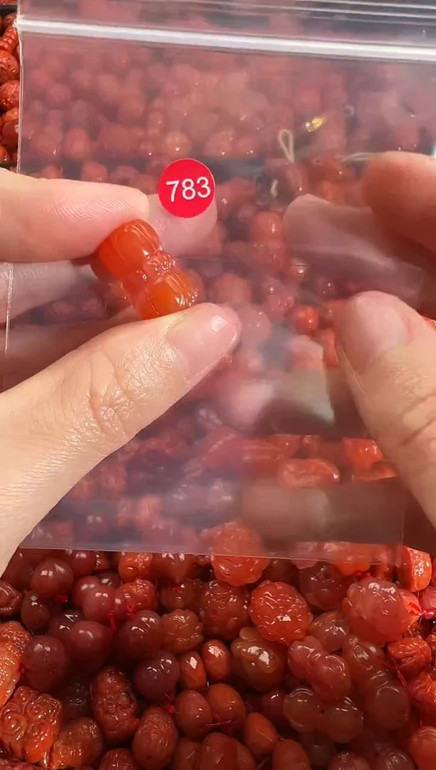 颈饰未镶嵌南红玛瑙1