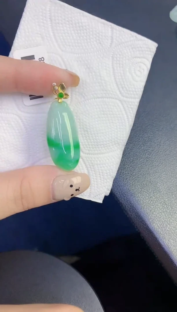 颈饰未镶嵌翡翠缅甸天然翡翠A货