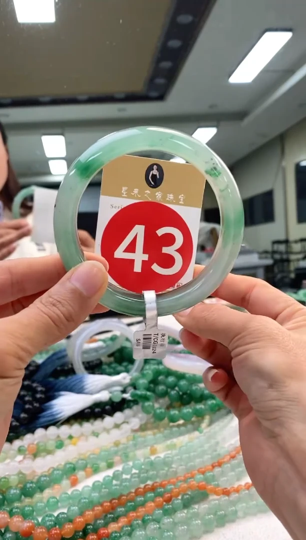 未镶嵌手镯石英质玉60+43