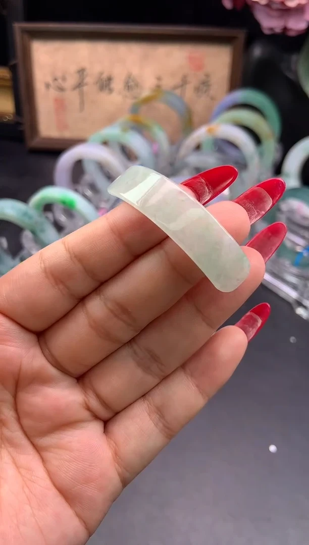 颈饰未镶嵌翡翠手牌
