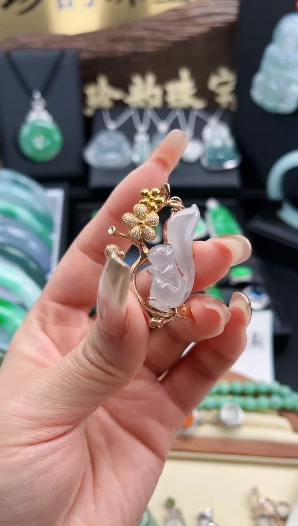 【闪购商品】翡翠颈饰18K金镶嵌吊坠