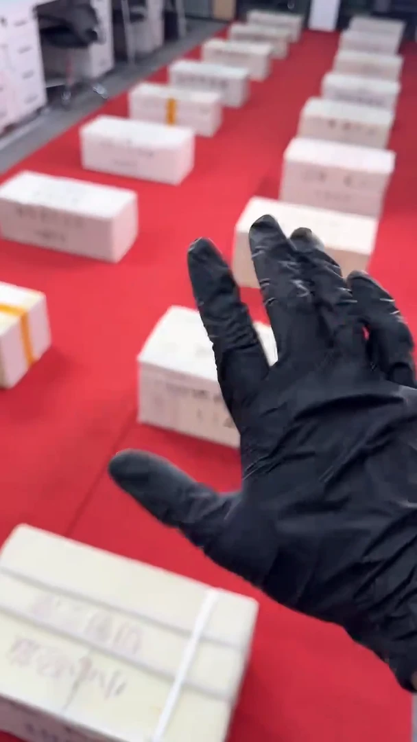 【闪购商品】01整刀百张连号 保真 不挑号