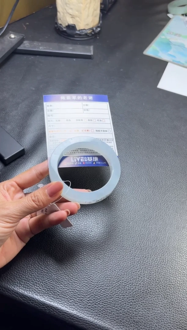 未镶嵌定制手镯不退不换定制翡翠偷****钱定制手镯不退不换