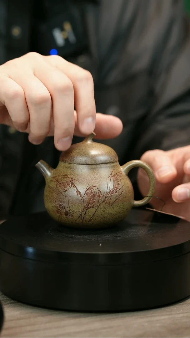 茶壶紫砂山*?H1988李琴柴烧虾趣茄瓜