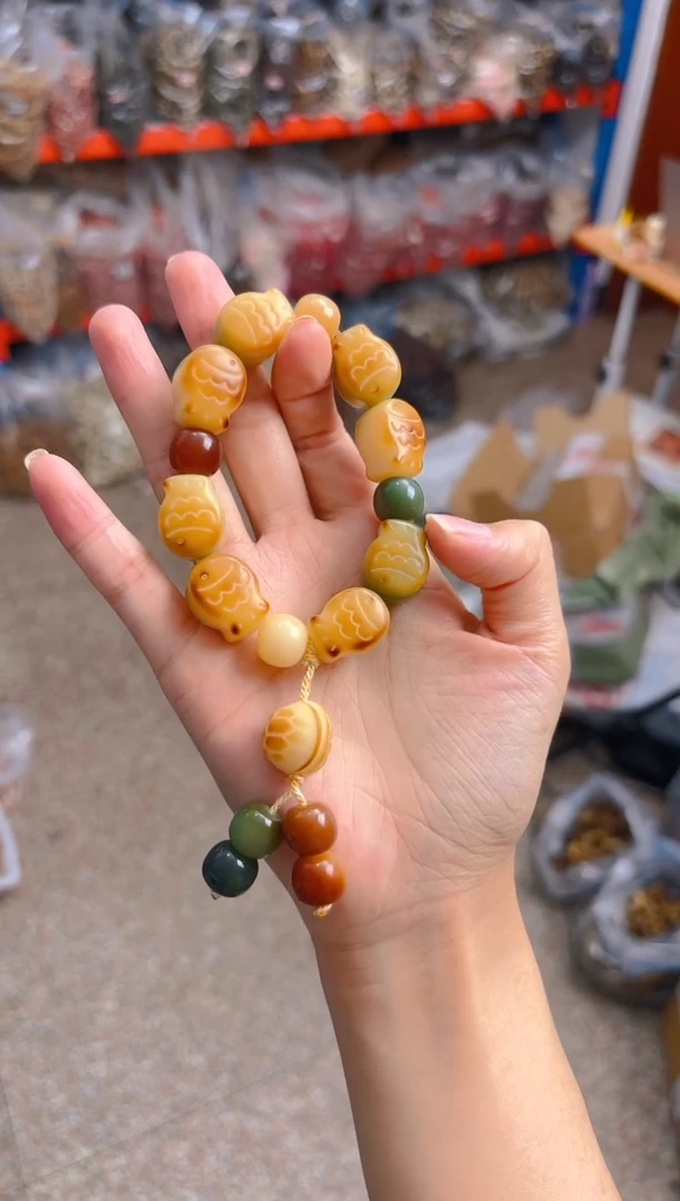 吊坠菩提根/象牙果年年有鱼单圈手串