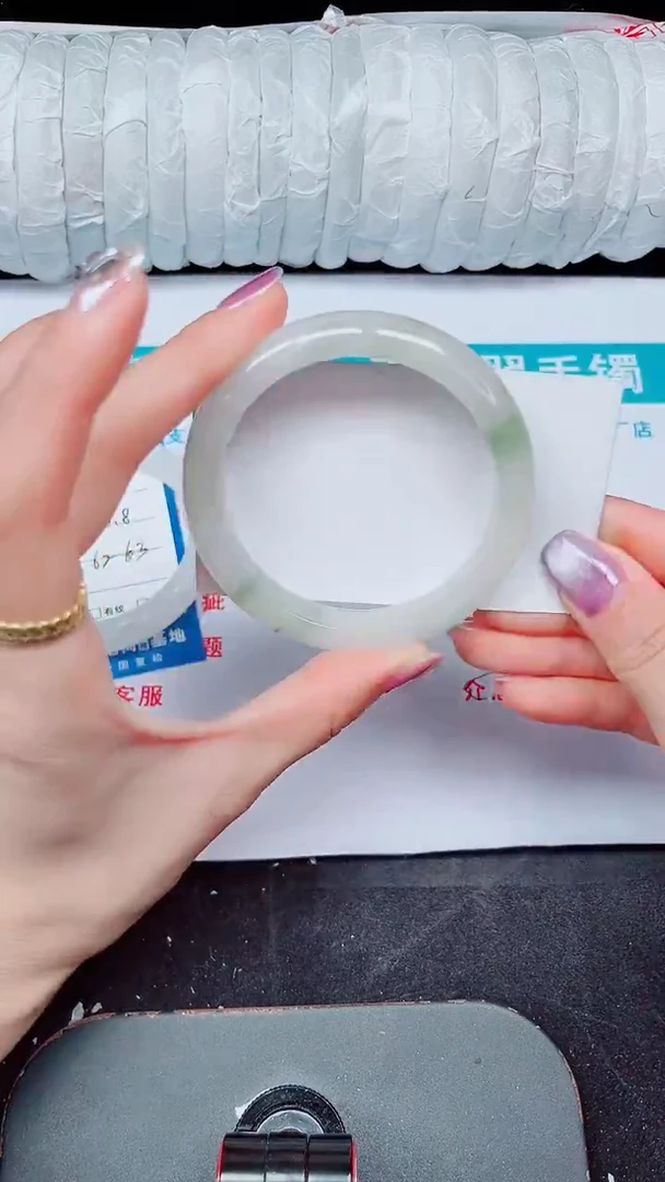 未镶嵌手镯石英质玉93-56/57