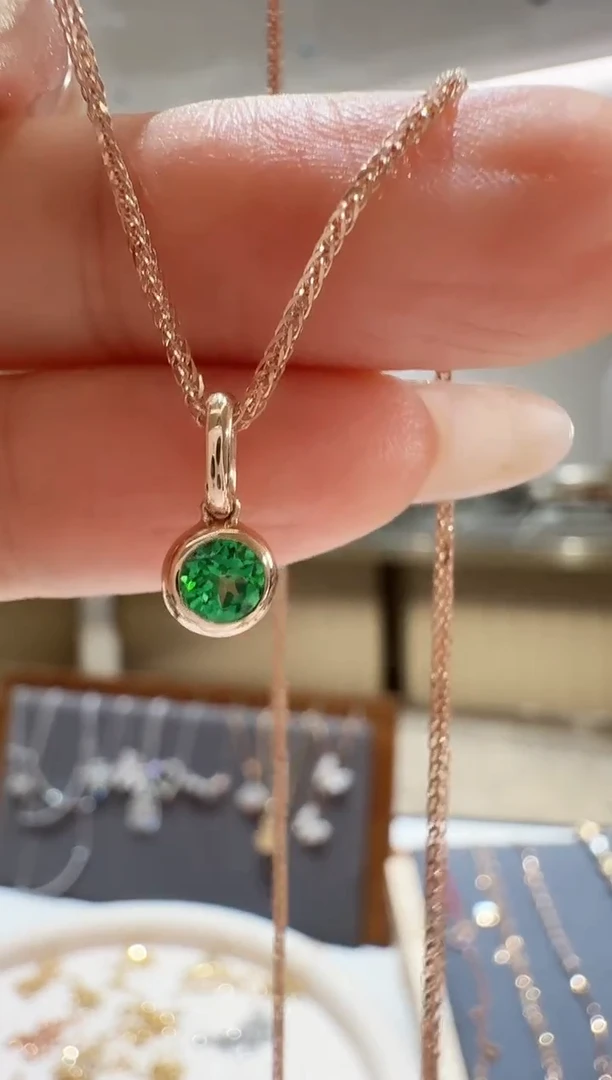 石榴石（沙弗莱）单吊坠18K金镶嵌沙佛莱吊坠不含链