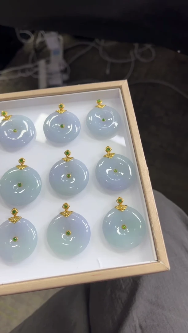 颈饰18K金镶嵌翡翠L188/多样性发一件/配绳子