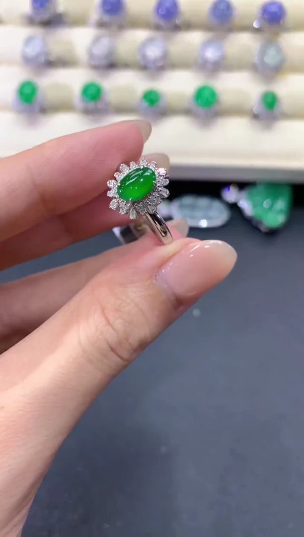 【闪购商品】翡翠戒指18K金镶嵌a127