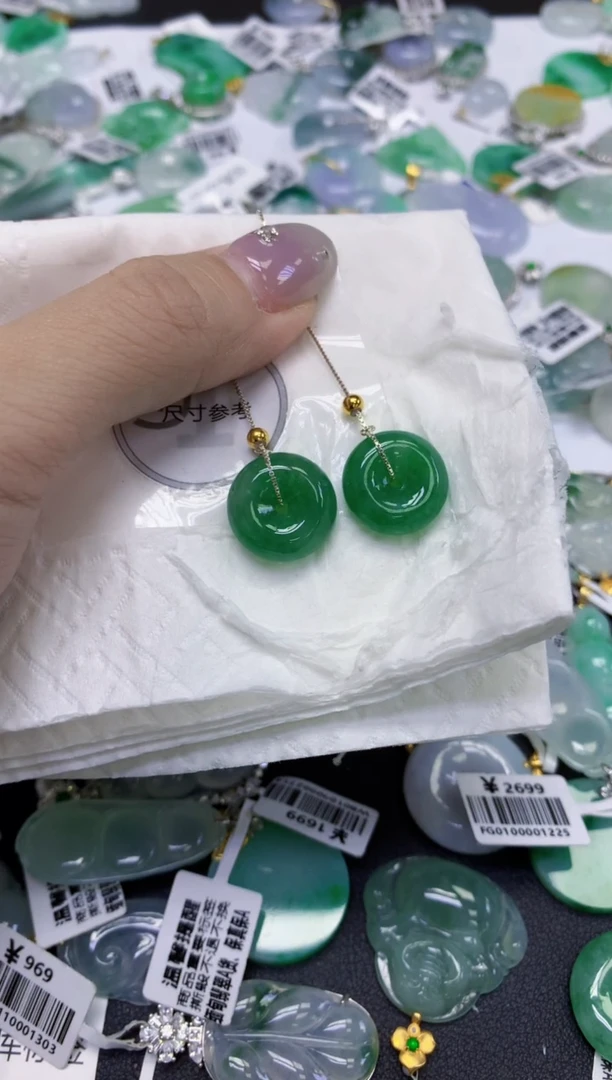 颈饰未镶嵌翡翠冬****凉天然缅甸翡翠A货百元以上9元证书费自理