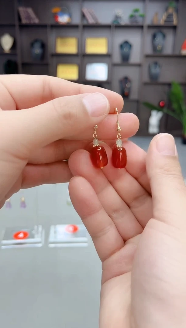 未镶嵌耳饰玛瑙/玉髓1335000