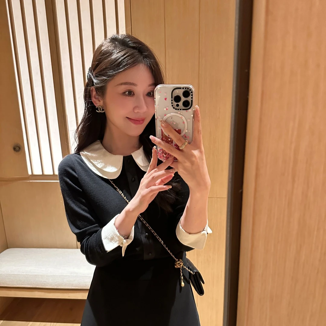 希娜 慵懒感黑白娃娃领软糯上衣