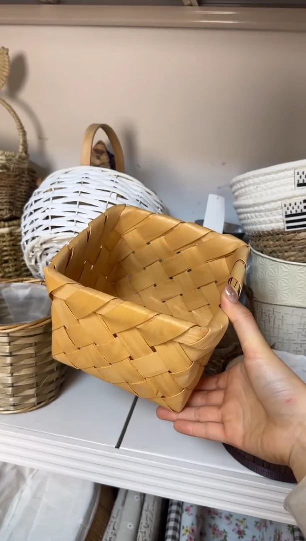 啊****、微瑕捡漏方形水杉木小筐