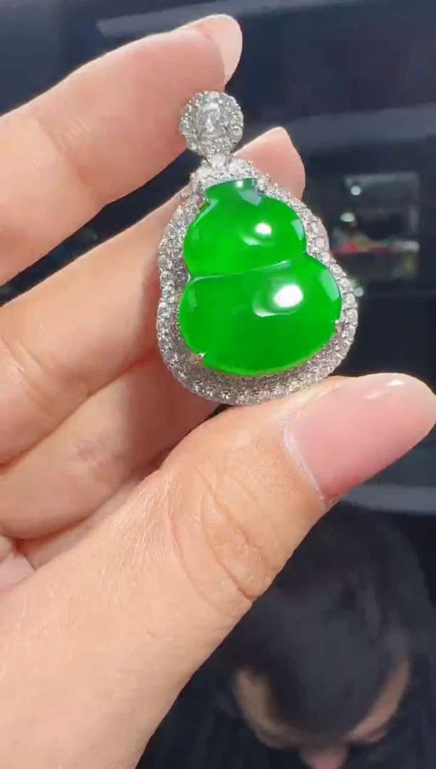 未镶嵌定制翡翠翡翠吊坠115