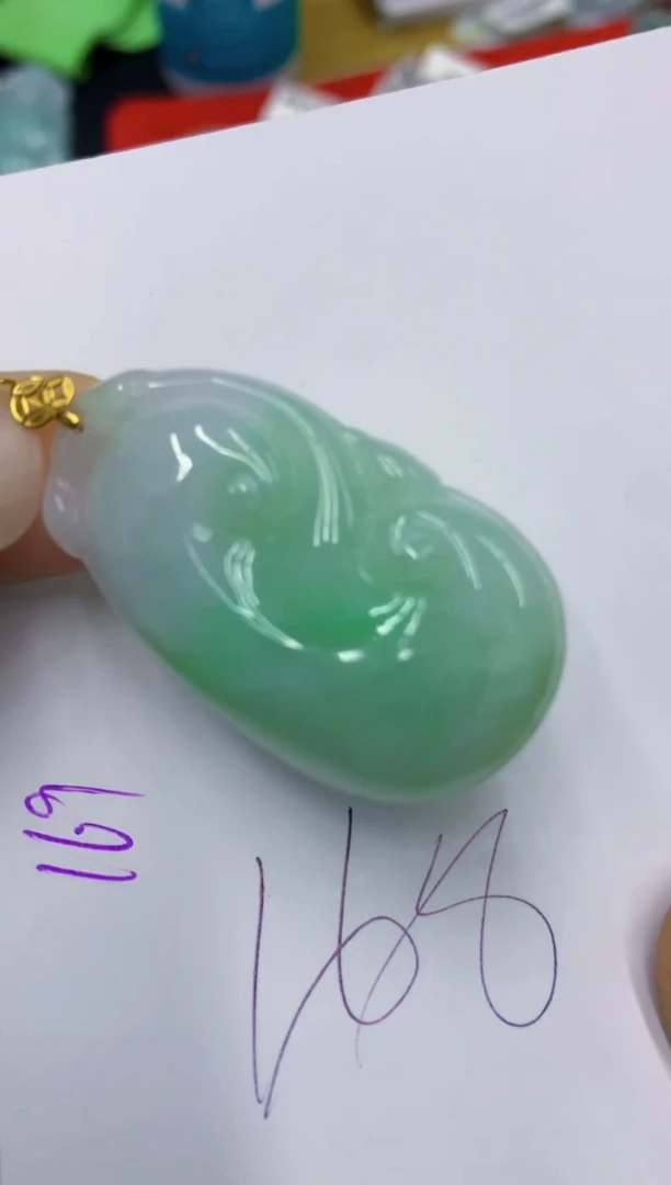 翡翠18K金镶嵌颈饰缅甸A货翡翠