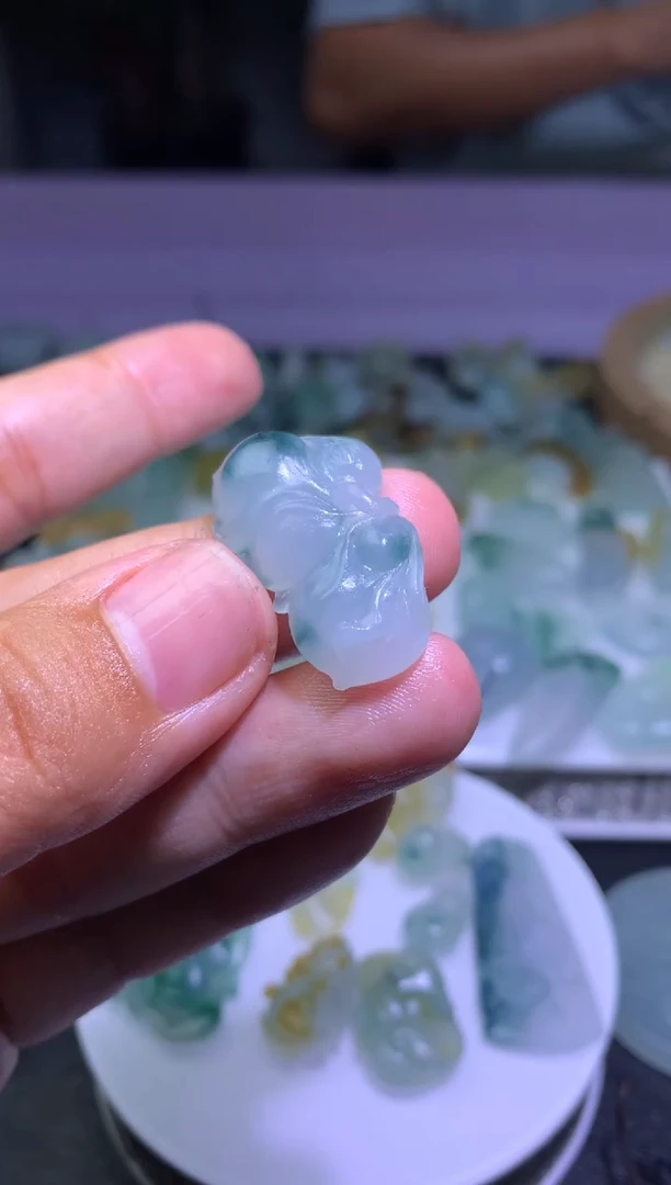 定制翡翠未镶嵌毛货