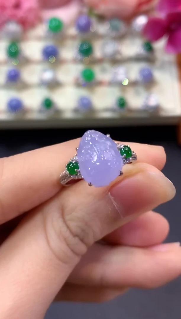 18K金镶嵌戒指翡翠B112 紫货有色差