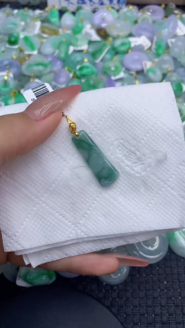 颈饰未镶嵌翡翠天然缅甸A货翡翠