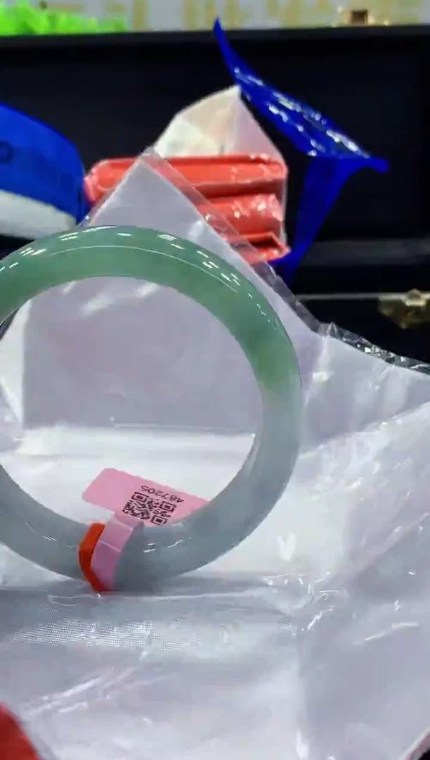 未镶嵌手镯翡翠翡翠手镯