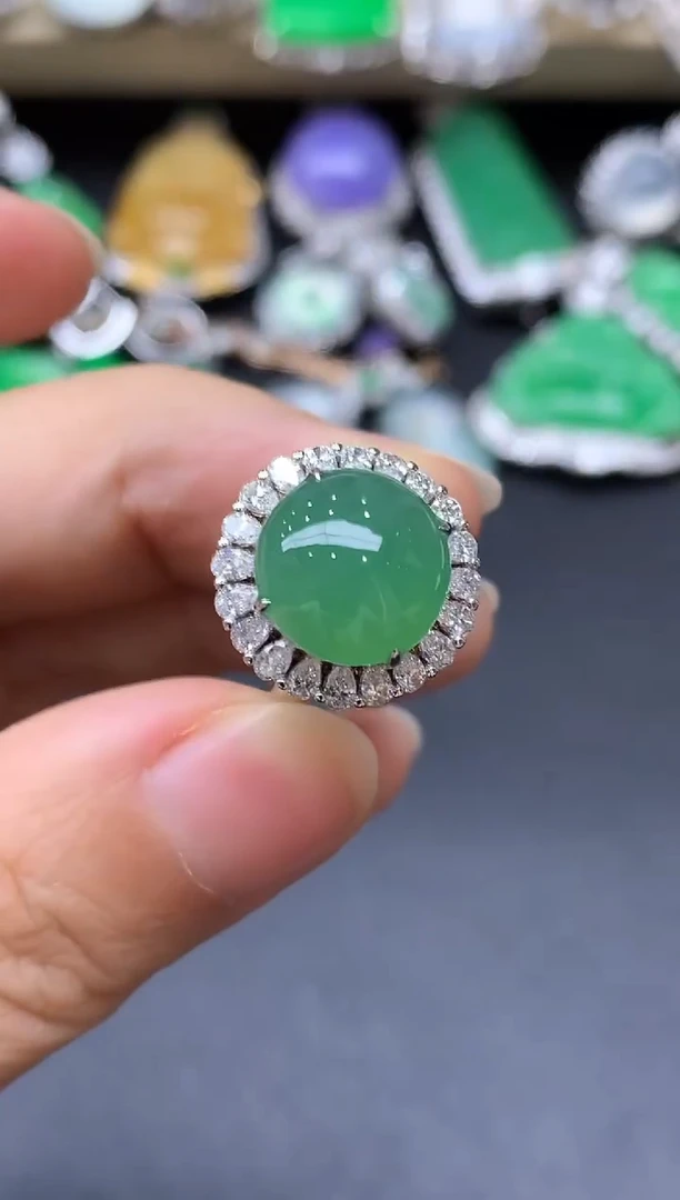 18K金镶嵌戒指翡翠551-中国好珍宝