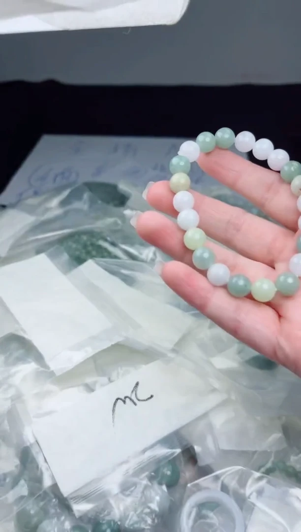 翡翠未镶嵌颈饰珠串