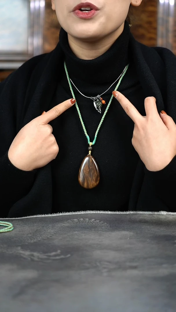 【闪购商品】金丝楠木雕原木精工吊坠665-