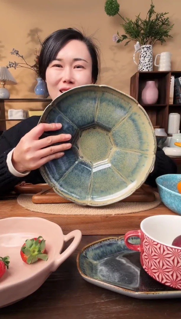 10.5英寸窑变荷叶草帽大盘微瑕