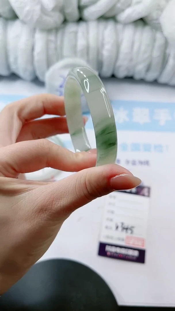 【闪购商品】石英质玉手镯未镶嵌多样性发货V345
