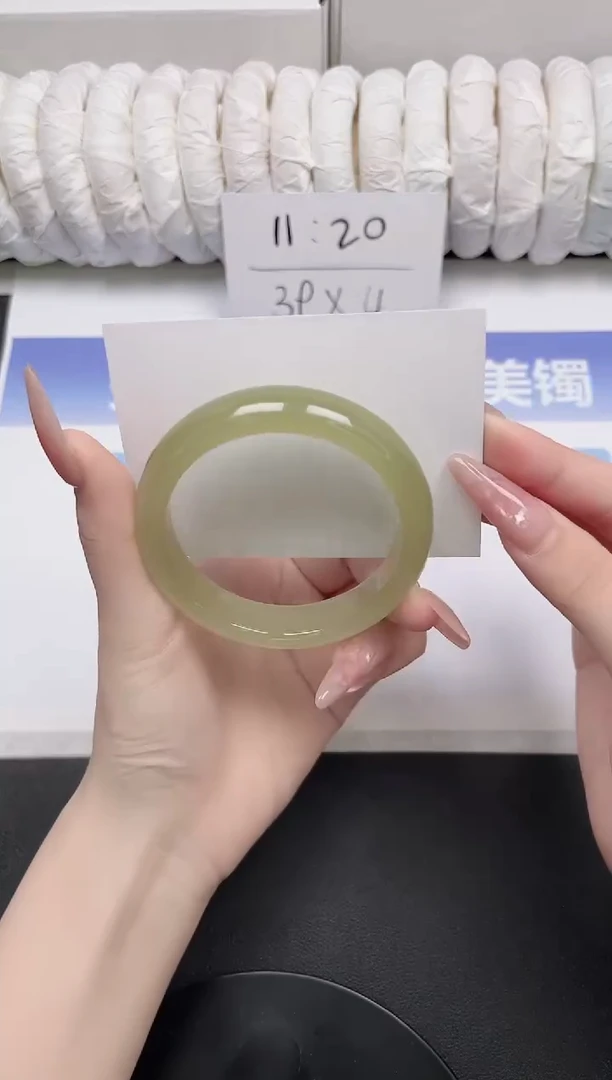 未镶嵌手镯石英质玉12-56