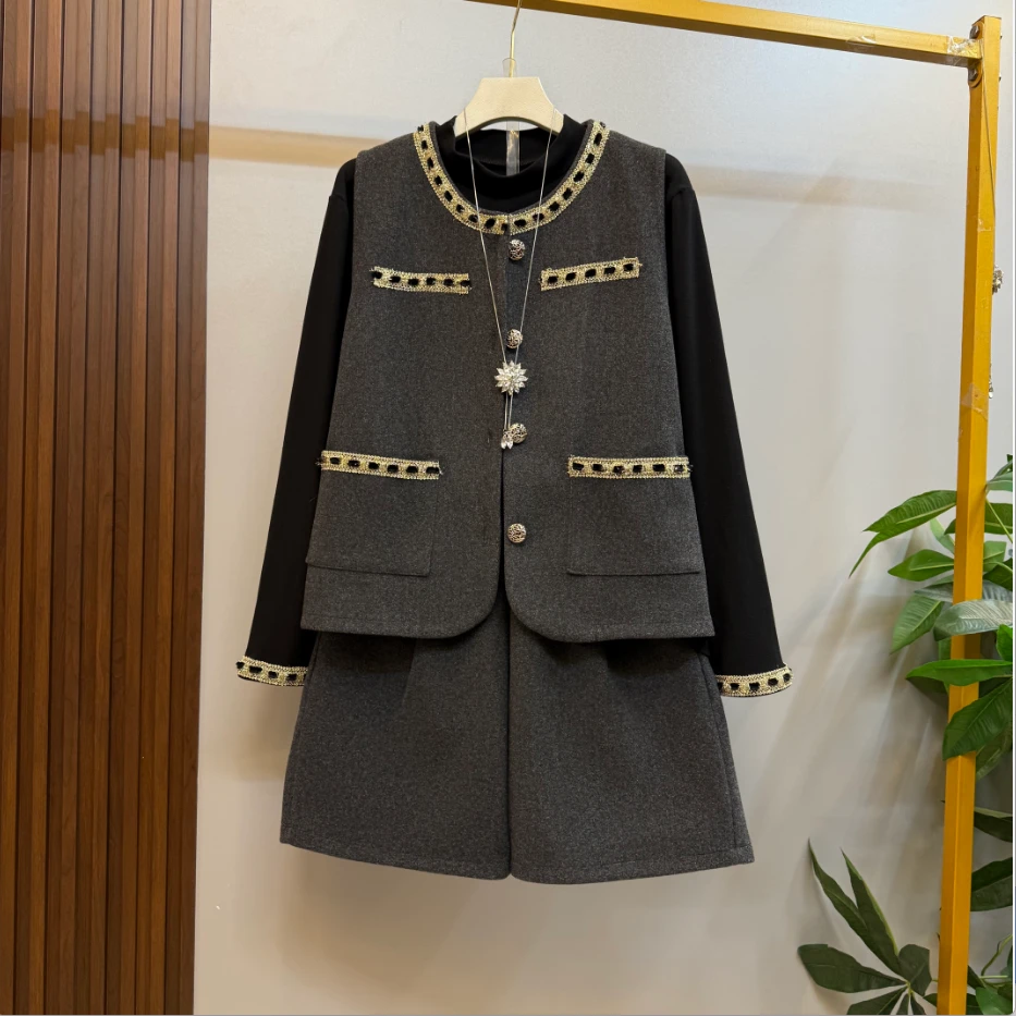 秋冬微胖新款时尚洋气轻奢小香风马甲十打底衫十短裤三件套