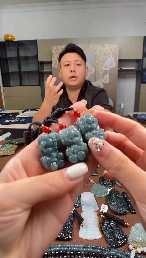 颈饰未镶嵌翡翠 多样性发其一