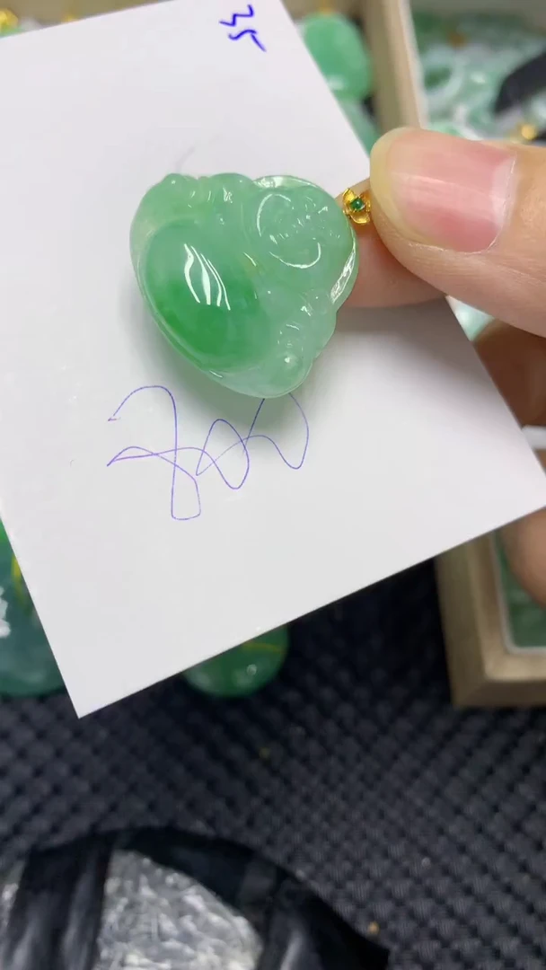 颈饰18K金镶嵌翡翠缅甸A货翡翠