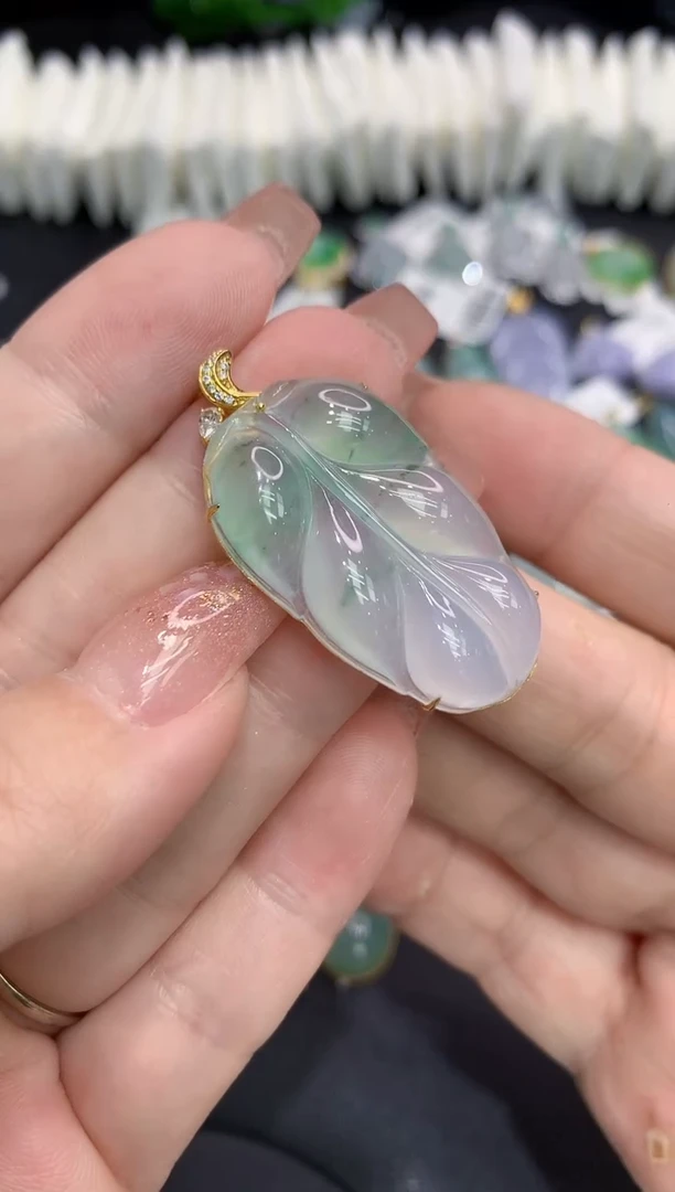 吊坠(不含链)18K金镶嵌翡翠1111