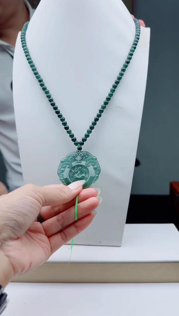 颈饰未镶嵌翡翠多样性发其一