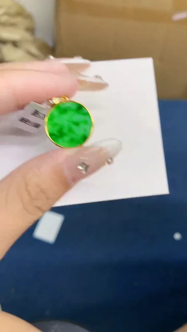 翡翠未镶嵌吊坠(不含链)1