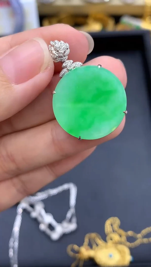 颈饰18K金镶嵌翡翠634-中国好珍宝