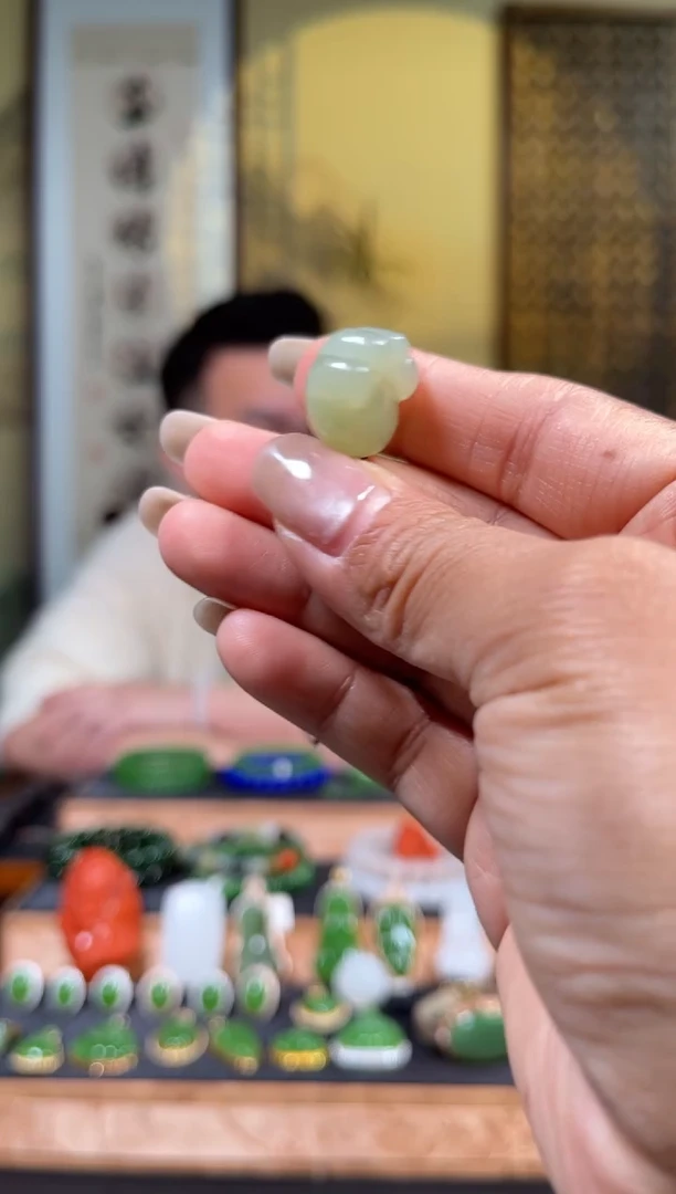 颈饰未镶嵌和田玉猫爪手机吊坠多样性发一